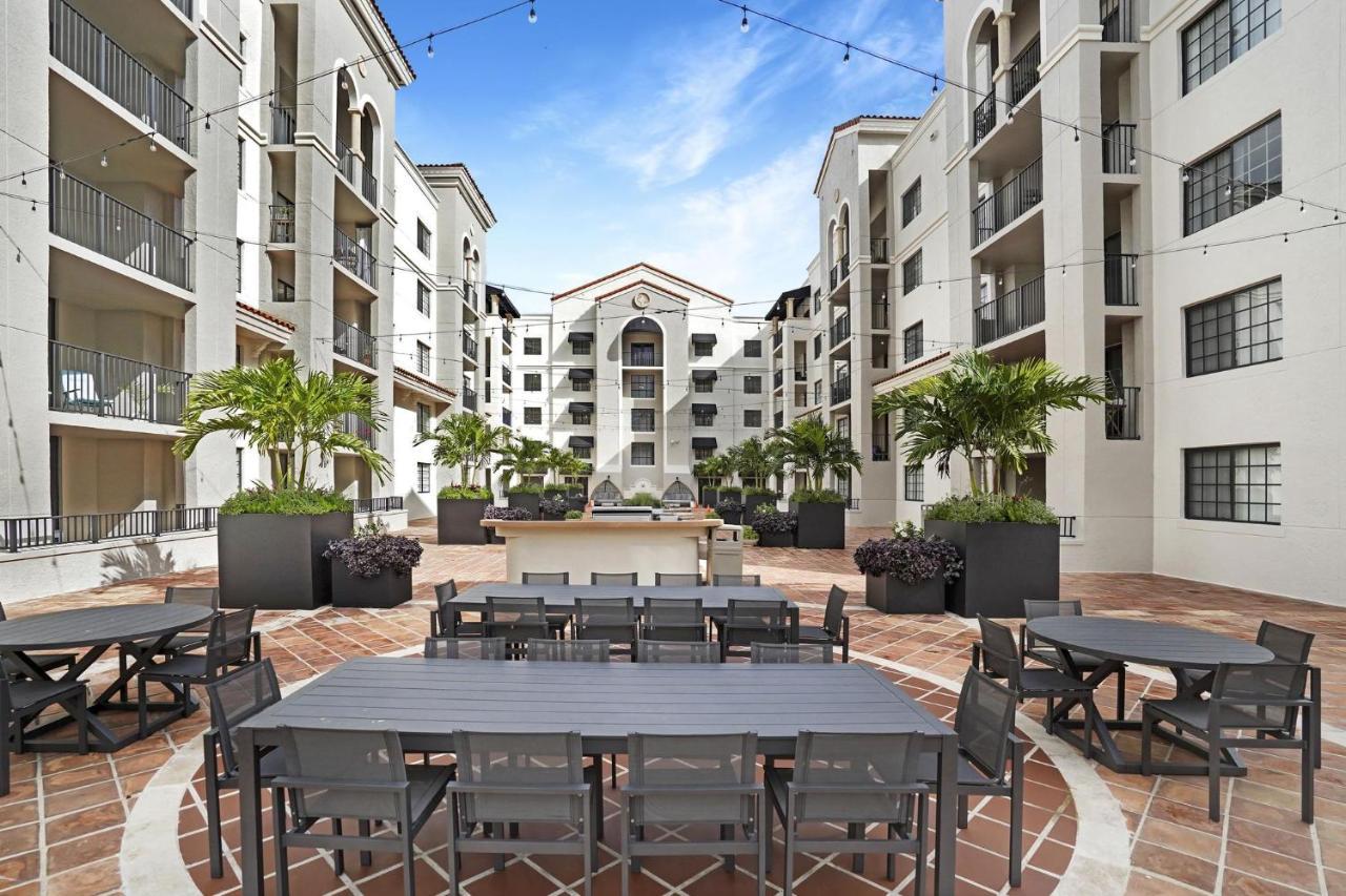 Dharma Home Suites Coral Gables At Gables Grand Plaza Miami Zewnętrze zdjęcie