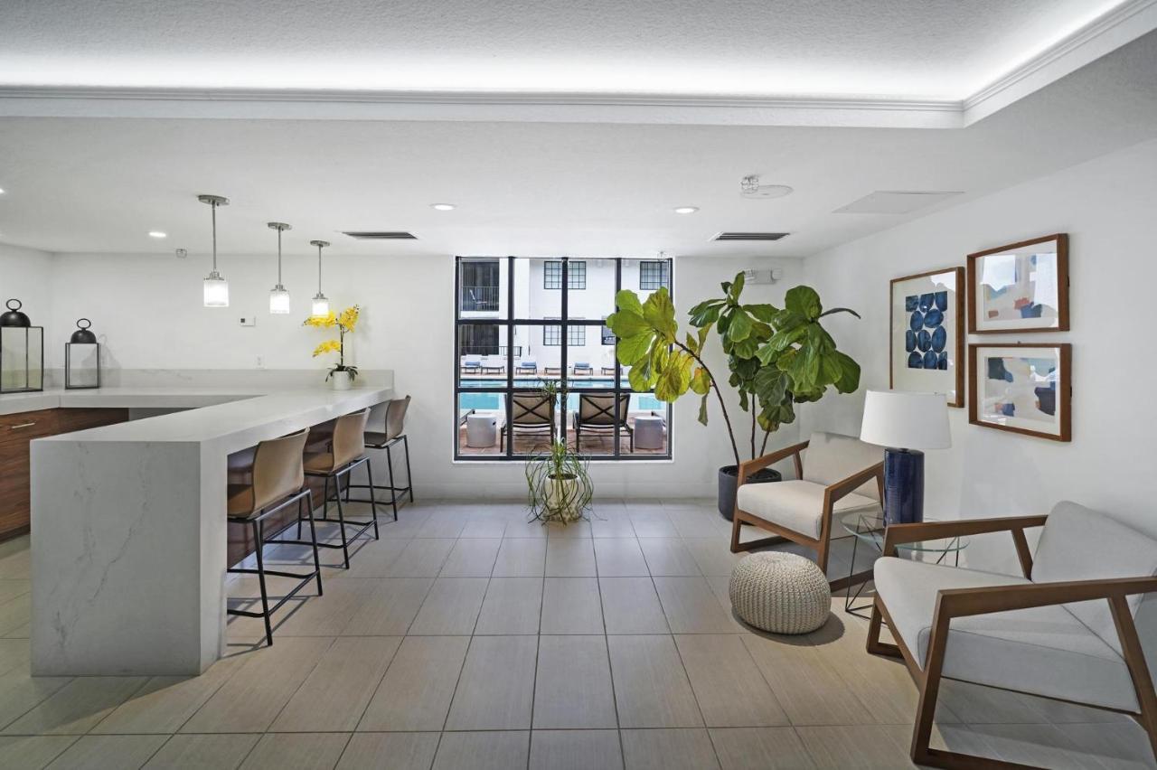 Dharma Home Suites Coral Gables At Gables Grand Plaza Miami Zewnętrze zdjęcie