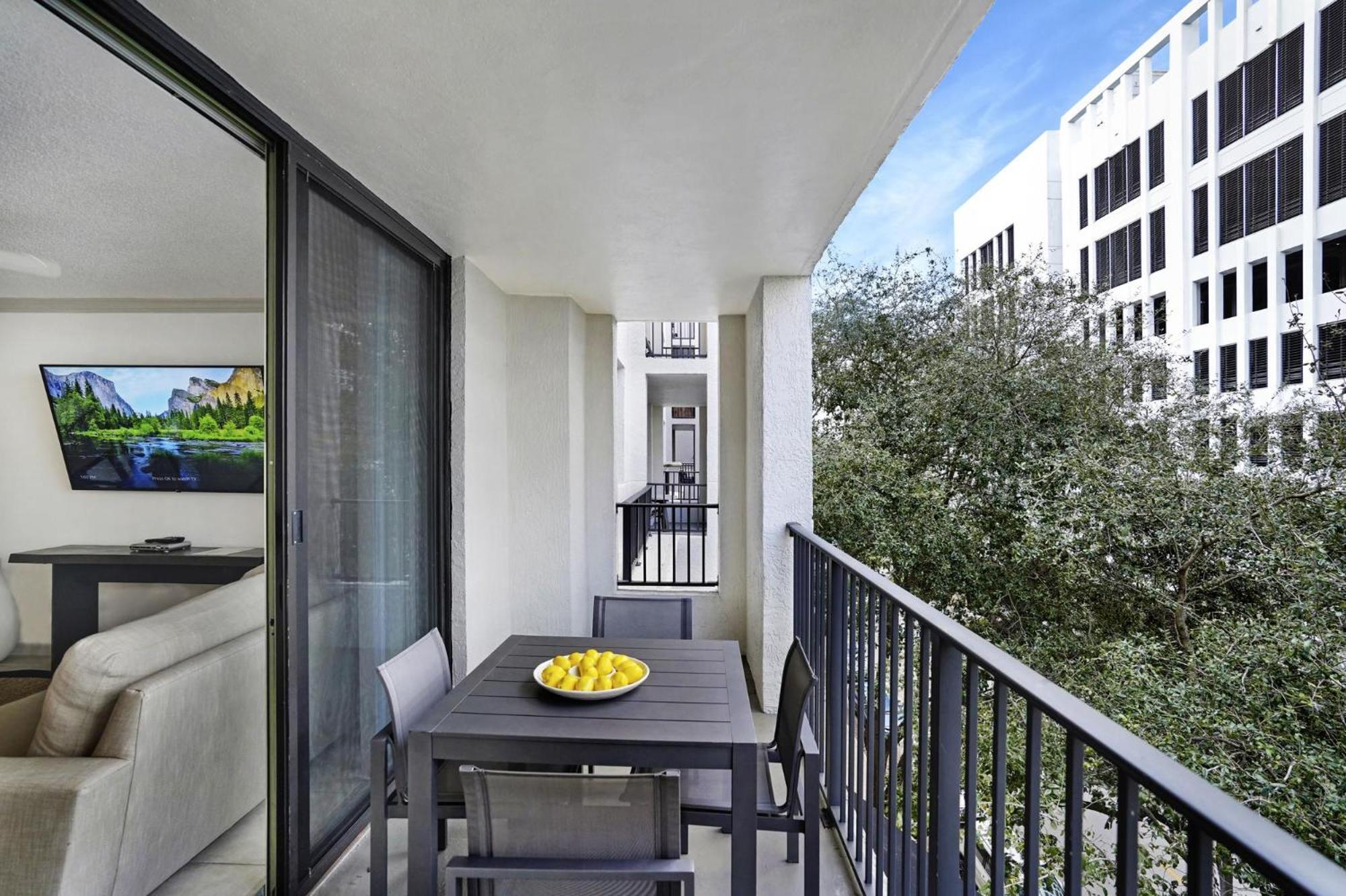 Dharma Home Suites Coral Gables At Gables Grand Plaza Miami Pokój zdjęcie